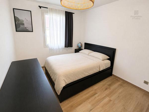 CHÂTEAUROUX, LA MARGOTIÈRE, Maison contemporaine de plain-pied, 5 chambres, bureau, piscine, DPE A