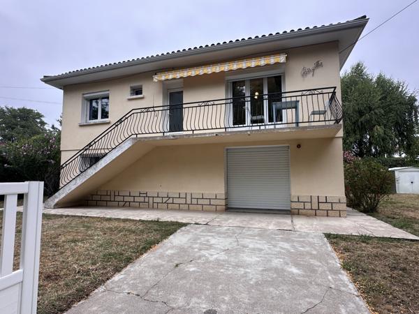 Casseneuil (47440) Casseneuil, maison en très bon état sur 2 niveaux divisée en 2 appartements