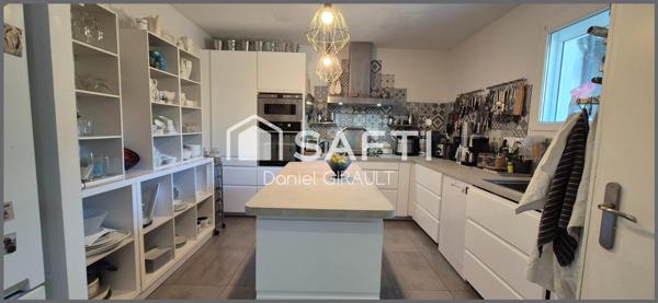 Entre le bleu de l'océan, voiles d'ombrage et élégance à Royan