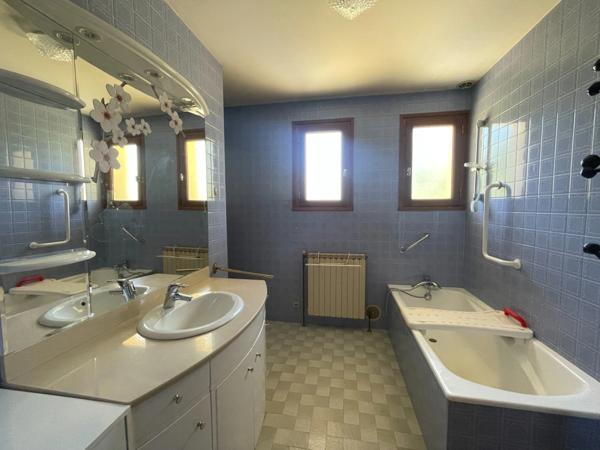Maison à vendre 5 pièces  ()