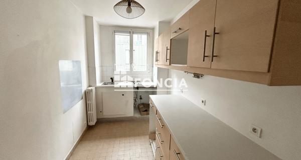 Location Appartement 3 pièces 66 m² - Paris 75014
