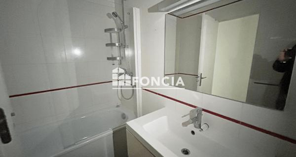 Location Appartement 3 pièces 66 m² - Paris 75014