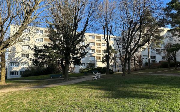Appartement à vendre    4 pièces • 84,49 m2 Sainte-Foy-lès-Lyon