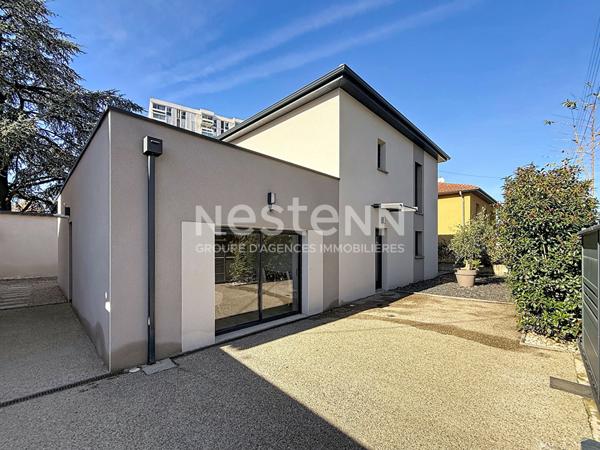 Maison 5 Pièces individuelle avec 4 chambres moderne de 2022 - 69500 BRON