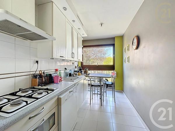 Appartement T5 à vendre  5 pièces - 111,17 m 2   LE CHESNAY  - 78