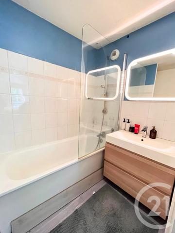 Appartement F2 à vendre  2 pièces - 49,24 m 2   TRAPPES  - 78