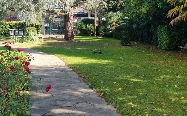 Appartement à vendre    2 pièces • 42 m2 Pau