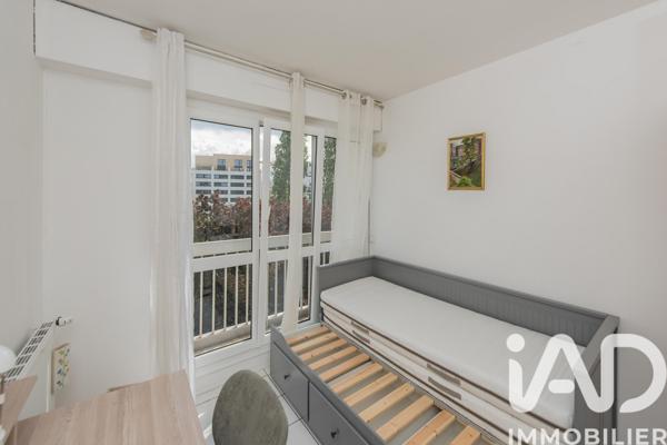 Location studio 9 m² Cergy