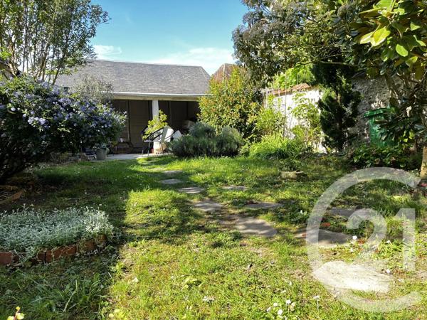 Maison à vendre  10 pièces - 208 m 2   AUNEAU BLEURY ST SYMPHORIEN  - 28