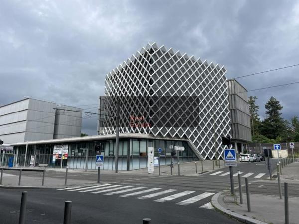 Bureau de 665 m² à louer à Bordeaux Rive Droite