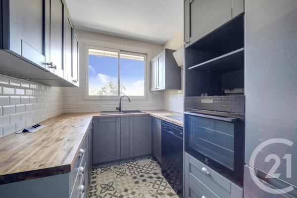 Appartement F4 à vendre  4 pièces - 82 m 2   VANVES  - 92