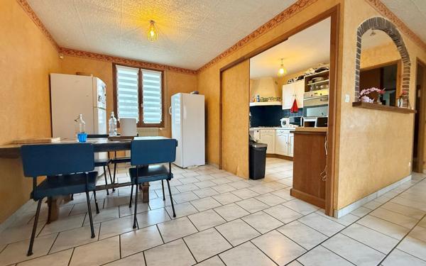 Maison à vendre    6 pièces •  Longchamp