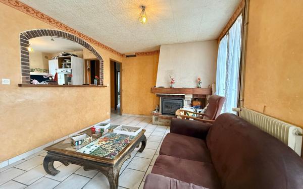 Maison à vendre    6 pièces •  Longchamp