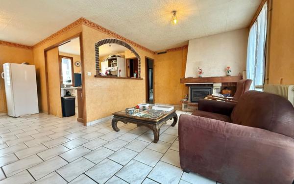 Maison à vendre    6 pièces •  Longchamp