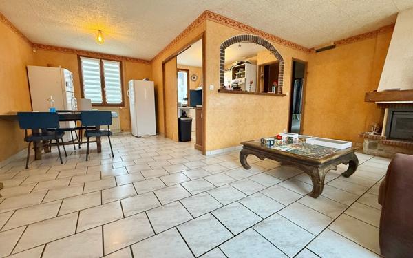 Maison à vendre    6 pièces •  Longchamp