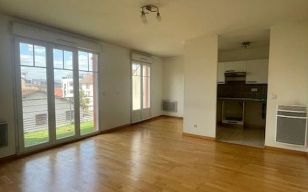 Appartement à louer    3 pièces • 56 m2 Villepinte