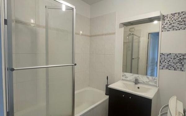 Appartement à louer    3 pièces • 56 m2 Villepinte