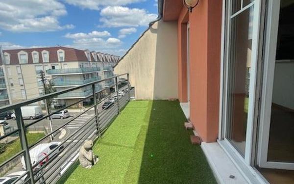 Appartement à louer    3 pièces • 56 m2 Villepinte