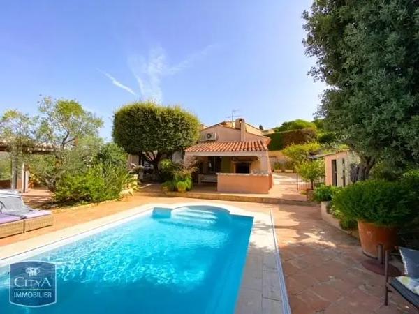 Maison à vendre 6 pièces 176m² Sanary-sur-Mer (83110)