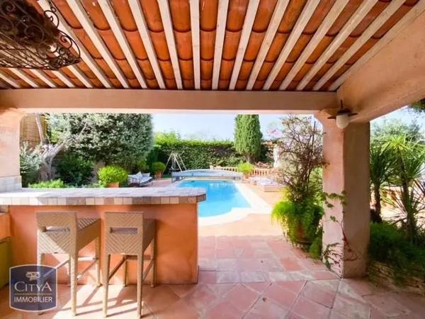 Maison à vendre 6 pièces 176m² Sanary-sur-Mer (83110)
