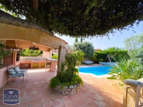 Maison à vendre 6 pièces 176m² Sanary-sur-Mer (83110)