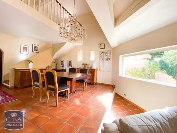 Maison à vendre 6 pièces 176m² Sanary-sur-Mer (83110)