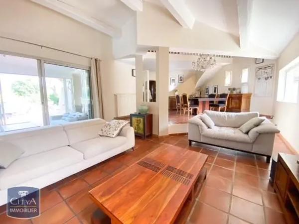 Maison à vendre 6 pièces 176m² Sanary-sur-Mer (83110)
