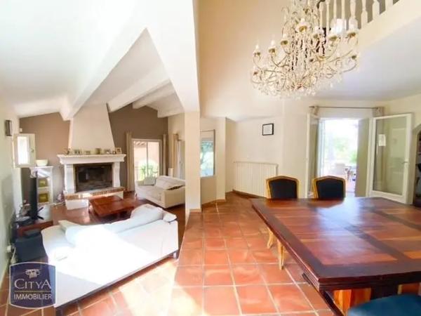 Maison à vendre 6 pièces 176m² Sanary-sur-Mer (83110)