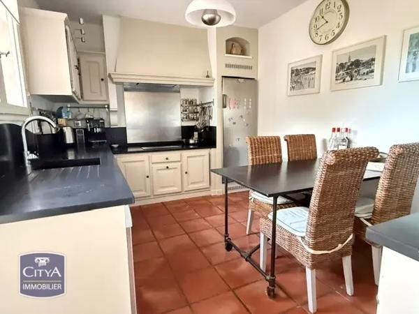 Maison à vendre 6 pièces 176m² Sanary-sur-Mer (83110)