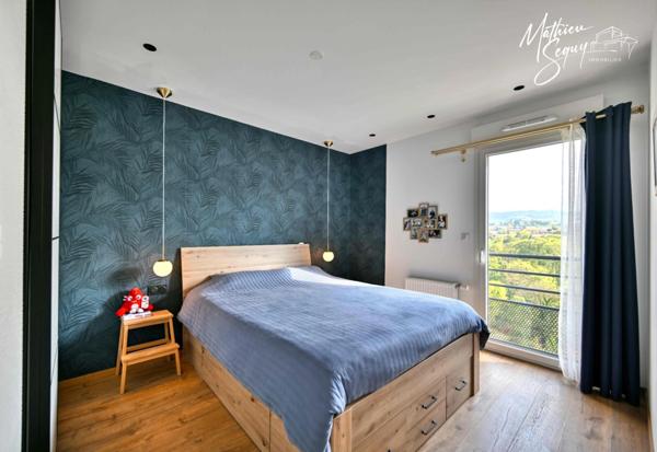 Très beau T3 en dernier étage avec vue à THURINS