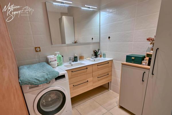 Très beau T3 en dernier étage avec vue à THURINS