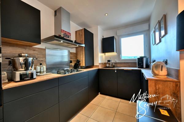 Très beau T3 en dernier étage avec vue à THURINS