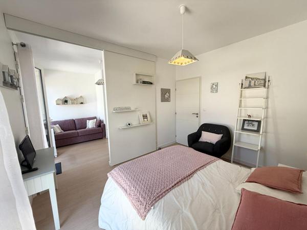 LA BAULE Maison contemporaine d'exception, Emplacement premium. A pied de la Place du marché et des commerces, 5 chambres