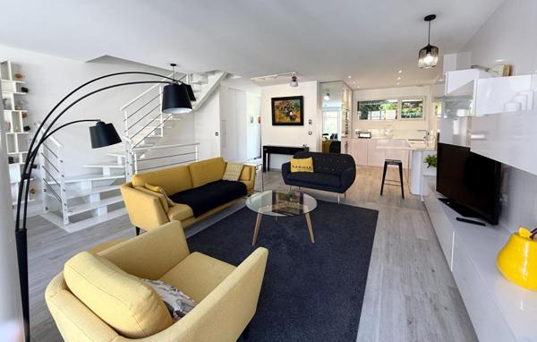 LA BAULE Maison contemporaine d'exception, Emplacement premium. A pied de la Place du marché et des commerces, 5 chambres