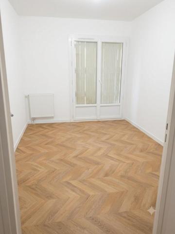 Bel appartement T4 avec 2 balcons, cave et parking
