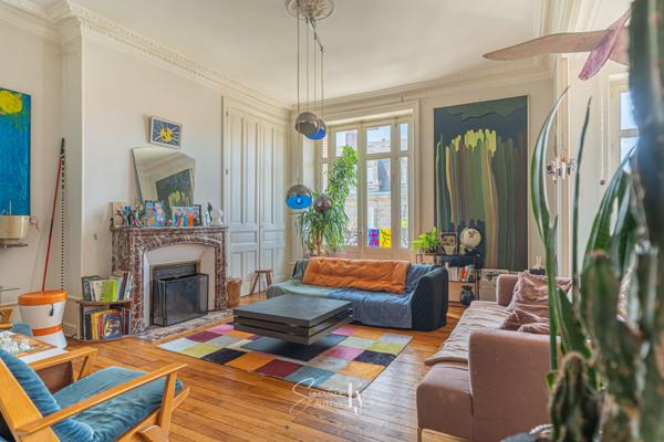 Appartement
         6 pièces
        - 190 m² Exclusivité