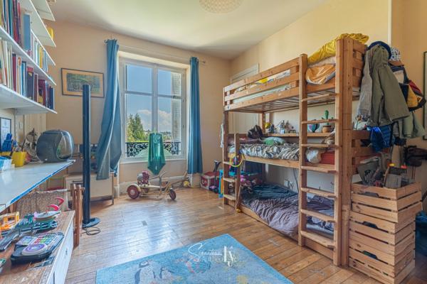 Appartement
         6 pièces
        - 190 m² Exclusivité
