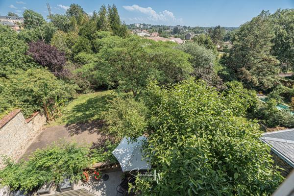 Appartement
         6 pièces
        - 190 m² Exclusivité