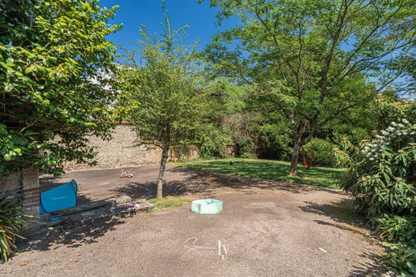 Appartement
         6 pièces
        - 190 m² Exclusivité