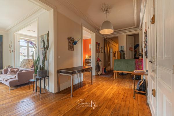 Appartement
         6 pièces
        - 190 m² Exclusivité