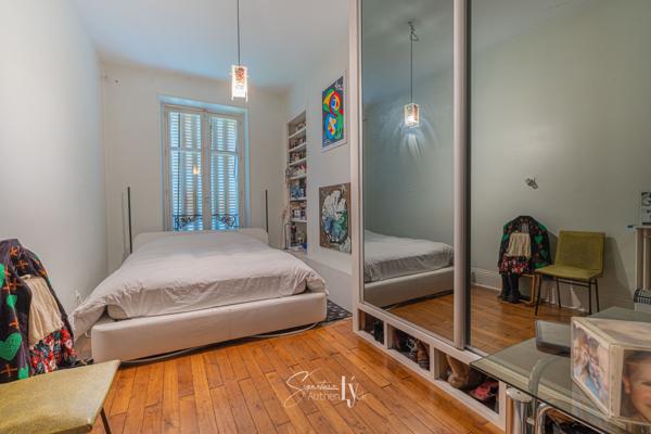Appartement
         6 pièces
        - 190 m² Exclusivité