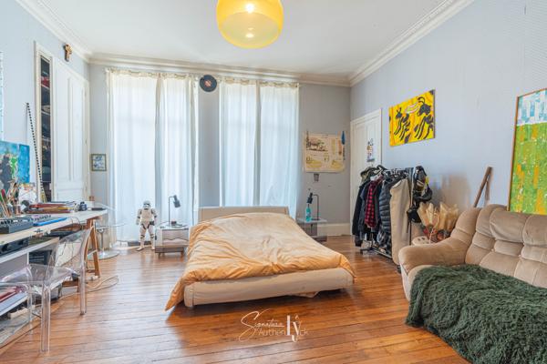 Appartement
         6 pièces
        - 190 m² Exclusivité
