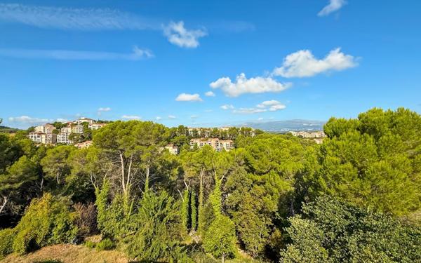 Appartement à vendre    4 pièces • 76,06 m2 Vallauris