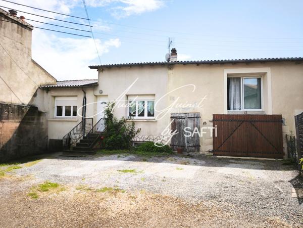 Maison dans le bourg de Jaunay-Clan