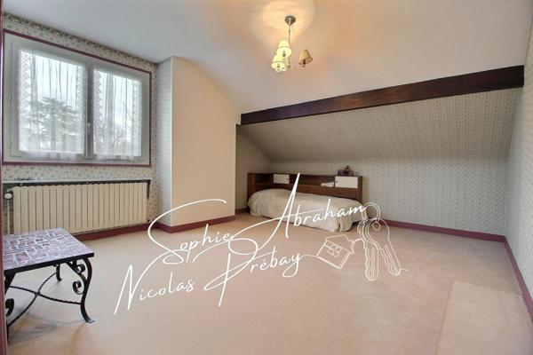 Maison d'artisan sur sous-sol total avec grand terrain et dépendance