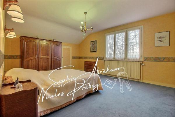 Maison d'artisan sur sous-sol total avec grand terrain et dépendance