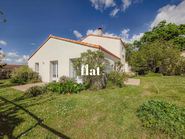 Maison
                                                                                                                                                                                                                                                                                                                        5 pièce(s)                                                                                                                                                                                                          4 chambre(s)                                                                                                                                                                                                          160  m²