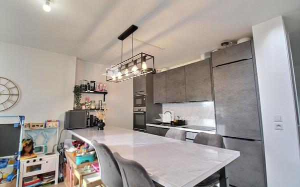 Appartement à vendre    4 pièces • 81,46 m2 Ris-Orangis