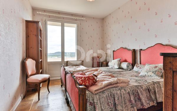 Appartement à vendre    6 pièces • 153 m2 Tassin-la-Demi-Lune