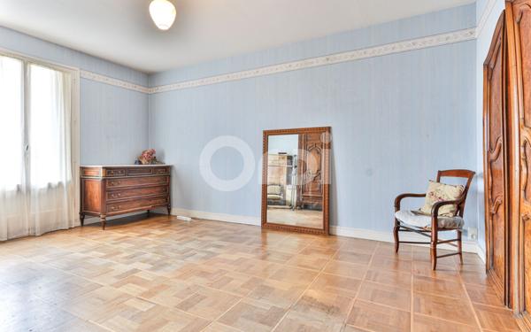 Appartement à vendre    6 pièces • 153 m2 Tassin-la-Demi-Lune